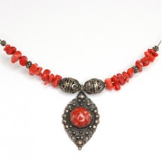 vechi colier yemenit. Mansouri. argint & coral natural. Yemen